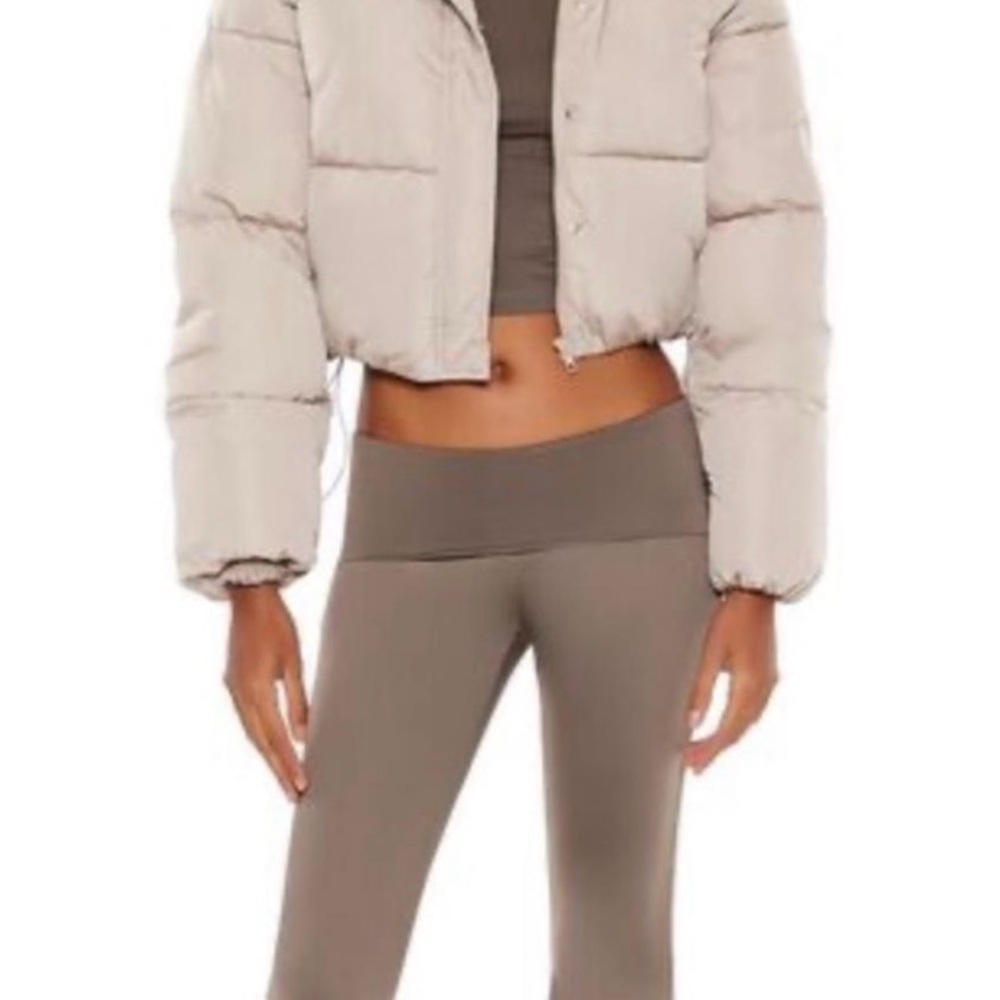 Forever 21 Light Beige Puffer Jacket- size:M